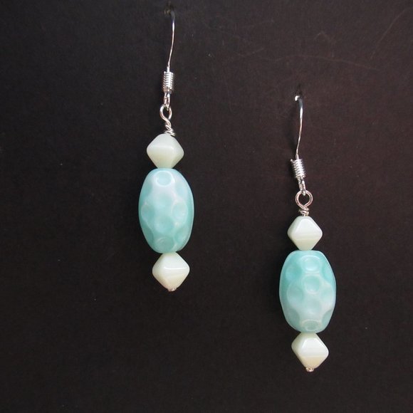 Uranium glass bead earrings - Picture 9 of 11